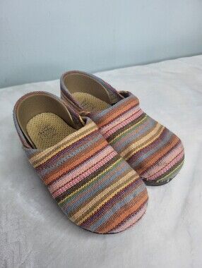 Danskin Kids Multicolor Striped Slip-On Shoes Clogs. Size 28